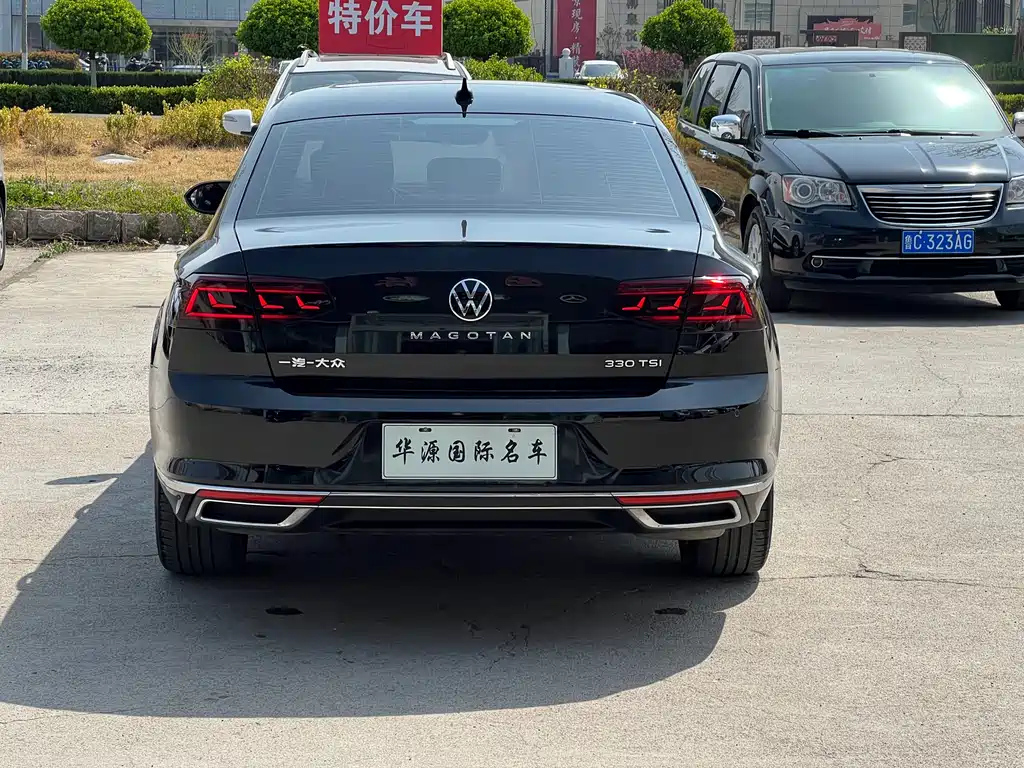 VOLKSWAGEN MAGOTAN 2022
