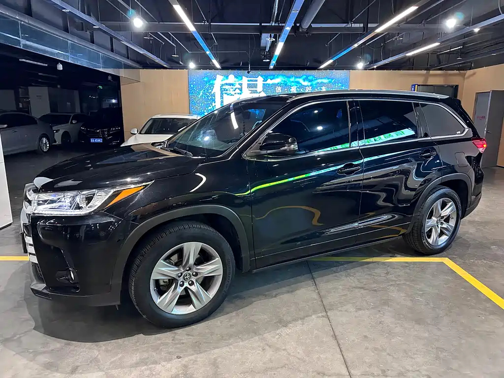 TOYOTA HIGHLANDER 2021