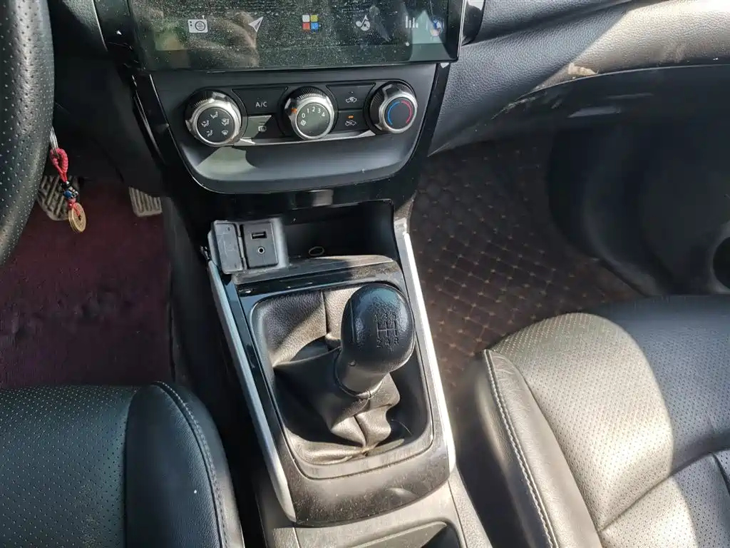 NISSAN SYLPHY 2018