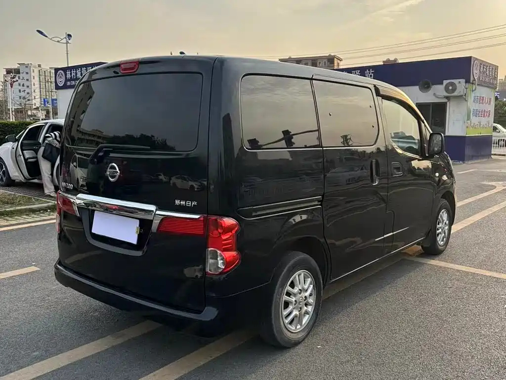 NISSAN NV200 2016