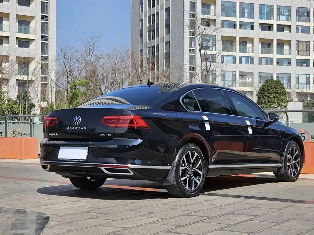 VOLKSWAGEN MAGOTAN 2022