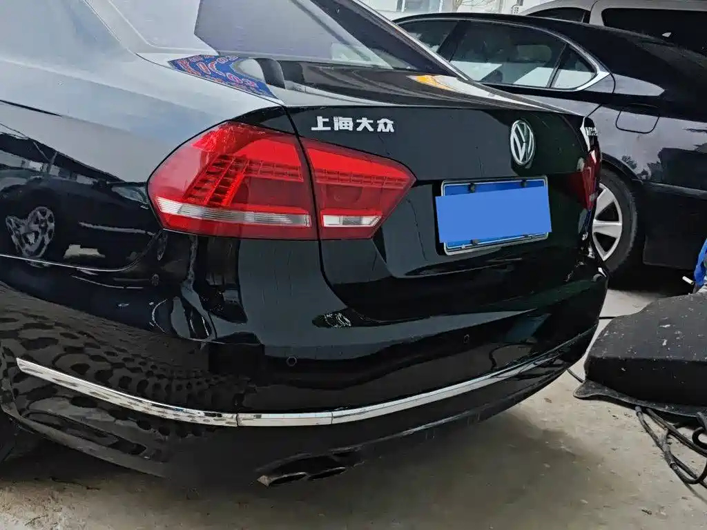 VOLKSWAGEN PASSAT 2014