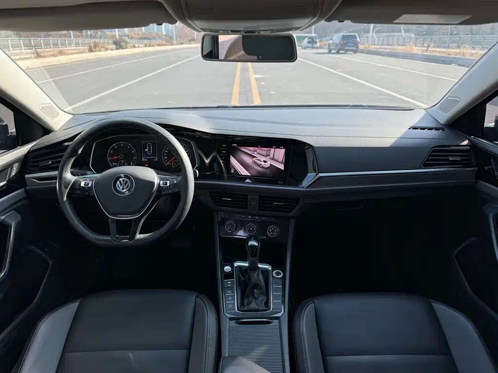 VOLKSWAGEN SAGITAR 2020