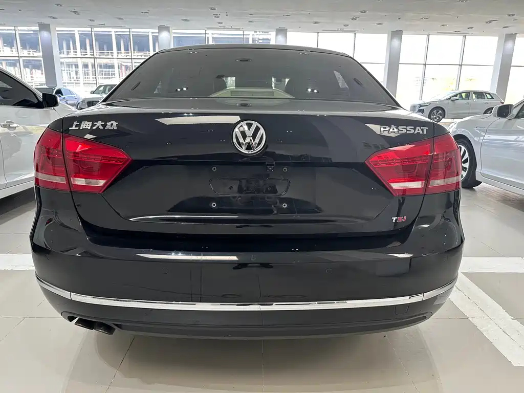 VOLKSWAGEN PASSAT 2015