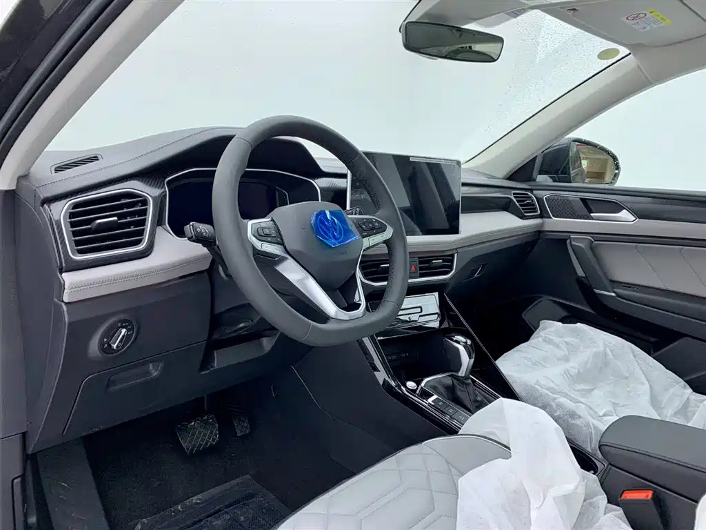 VOLKSWAGEN TAYRON 2024