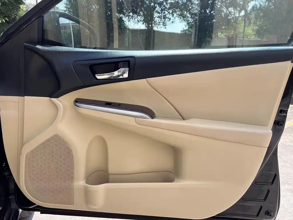 TOYOTA CAMRY 2016
