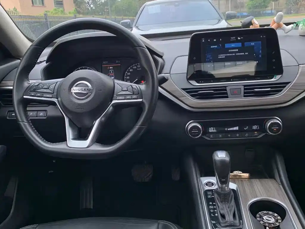 NISSAN TEANA 2021
