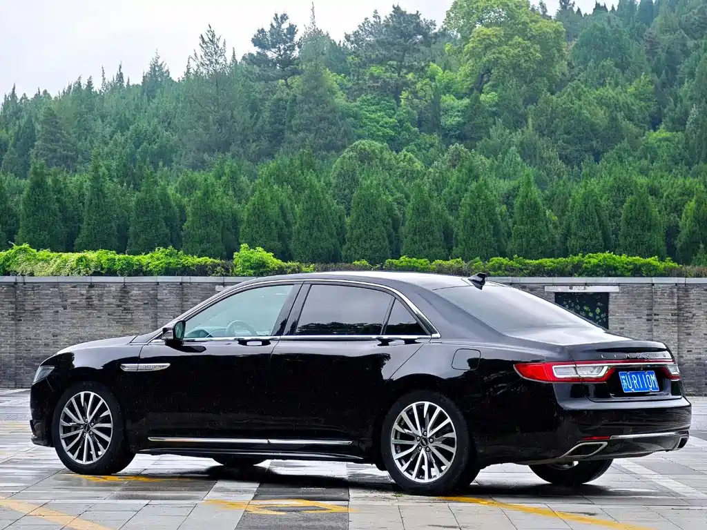 LINCOLN CONTINENTAL 2020