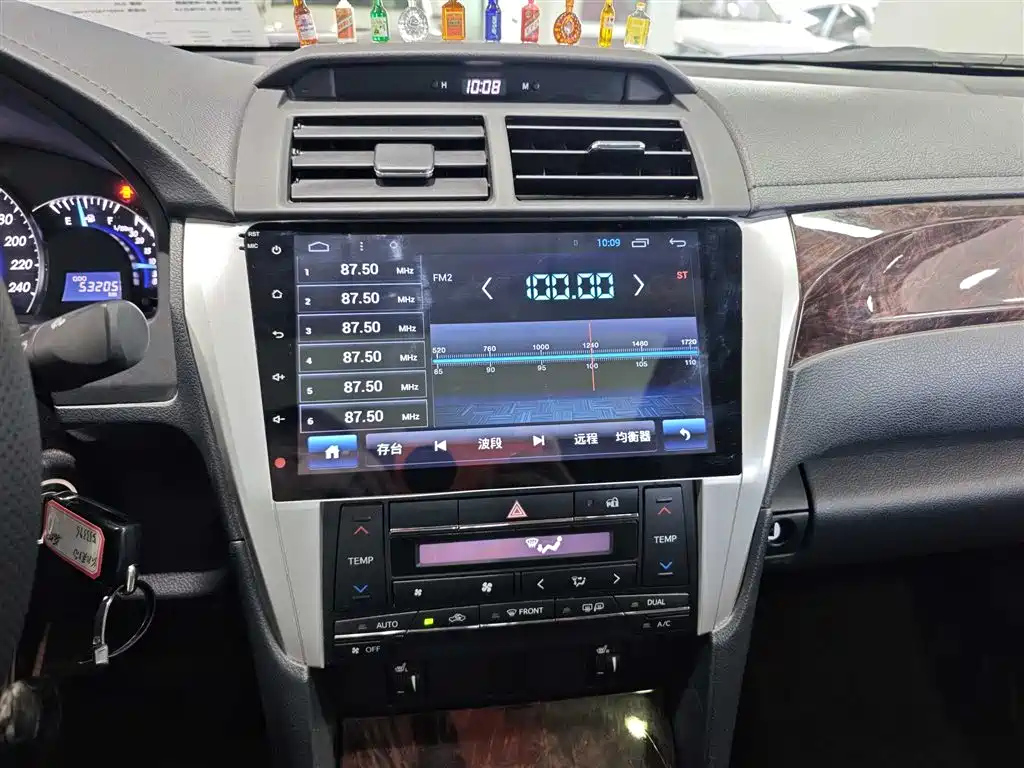 TOYOTA CAMRY 2015