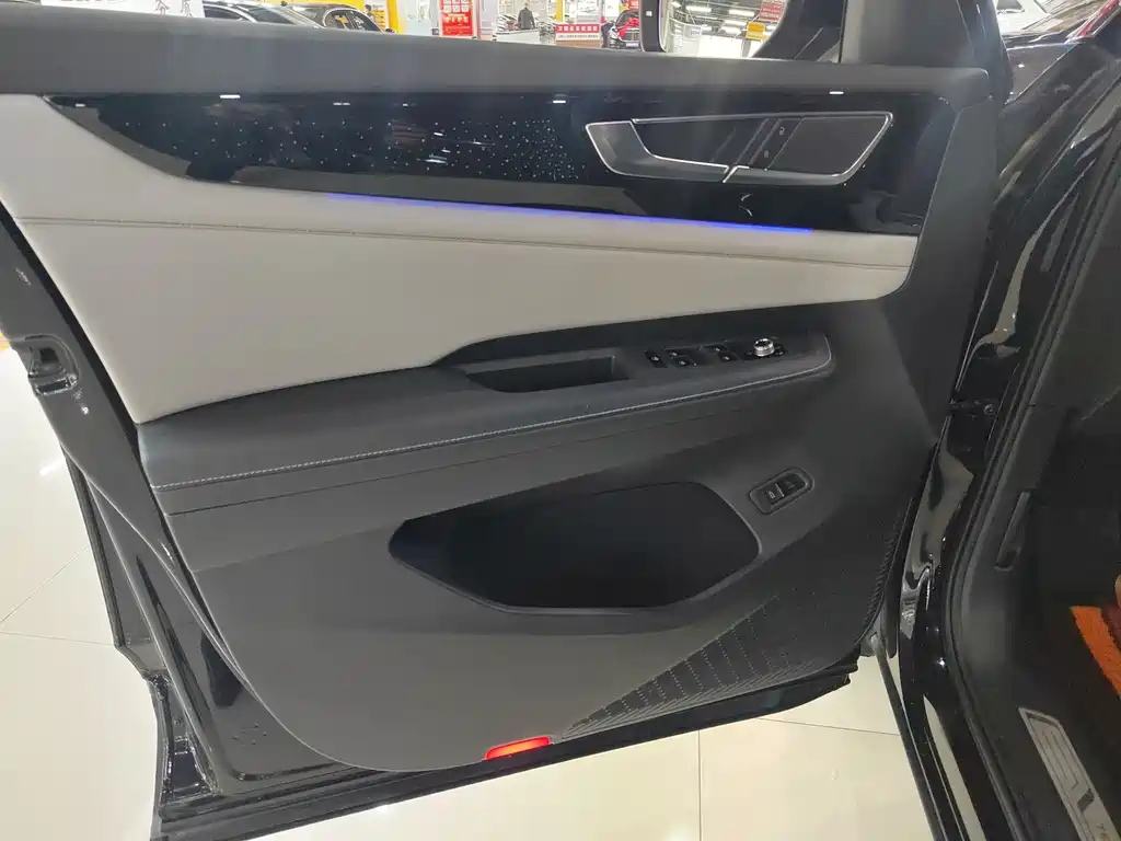 VOLKSWAGEN TOURAN 2022