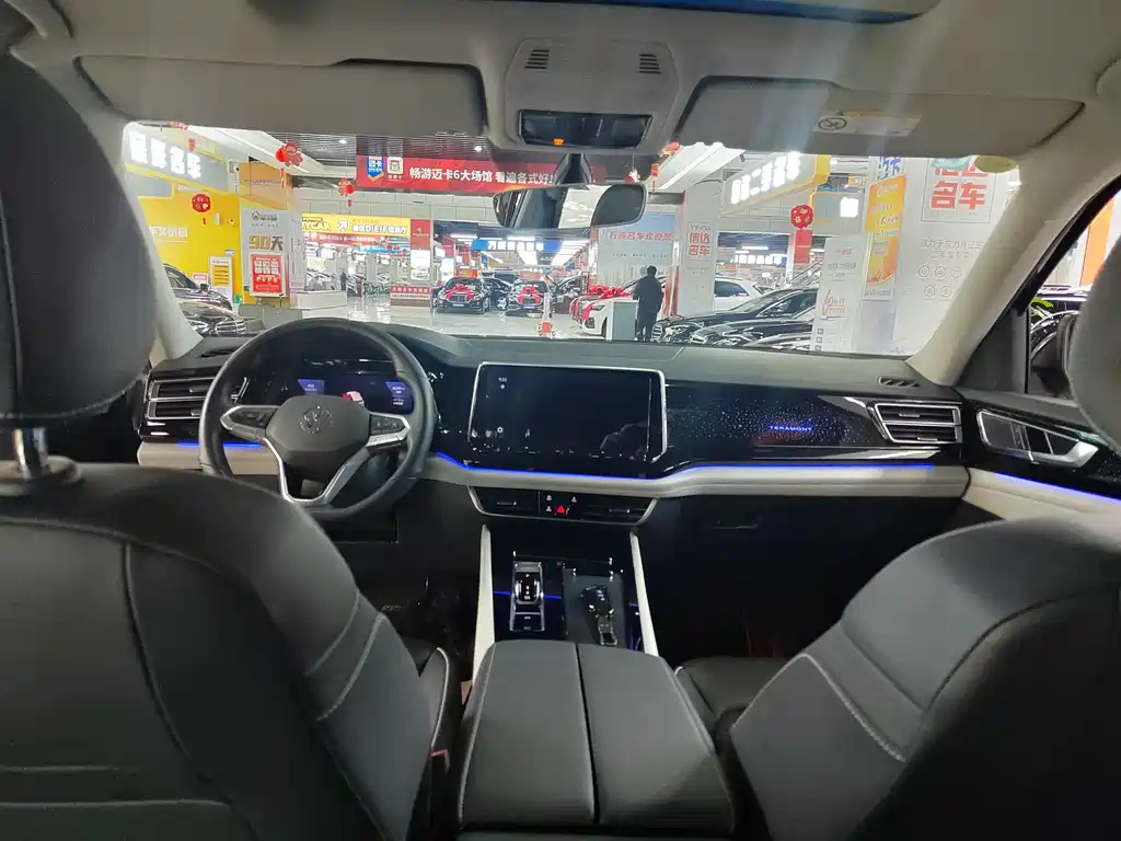 VOLKSWAGEN TOURAN 2022