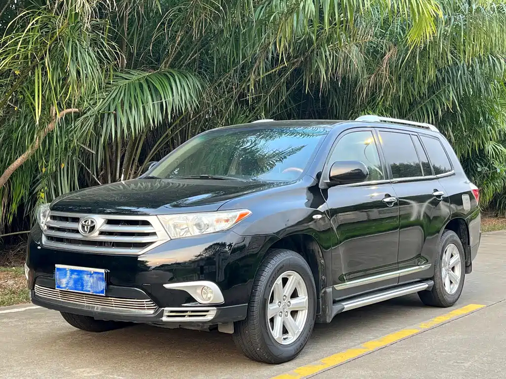 TOYOTA HIGHLANDER 2013