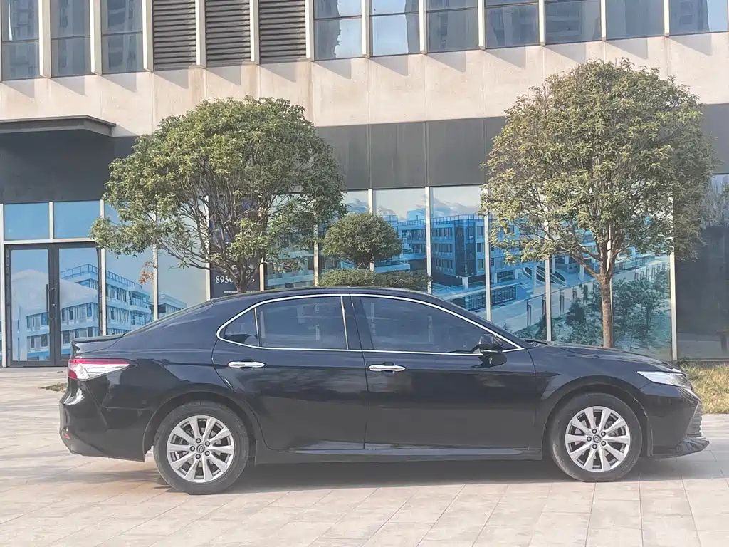 TOYOTA CAMRY 2018