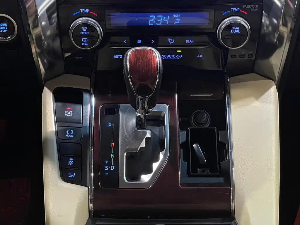 TOYOTA ALPHARD 2018
