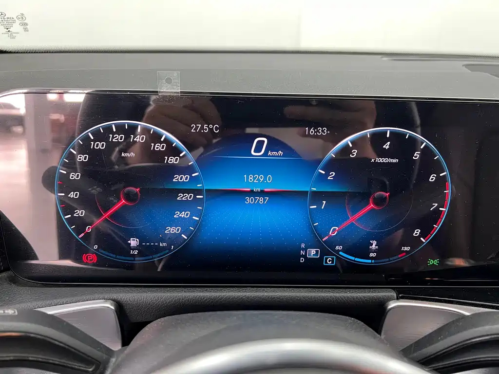 MERCEDES BENZ GLB 2023