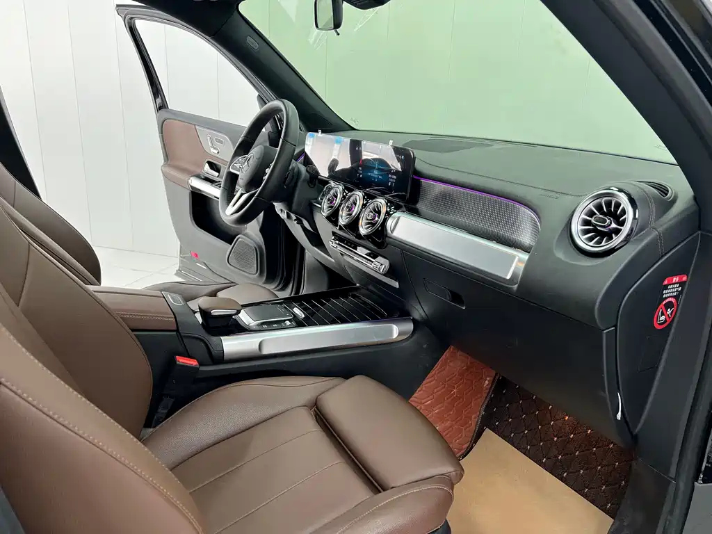 MERCEDES BENZ GLB 2023