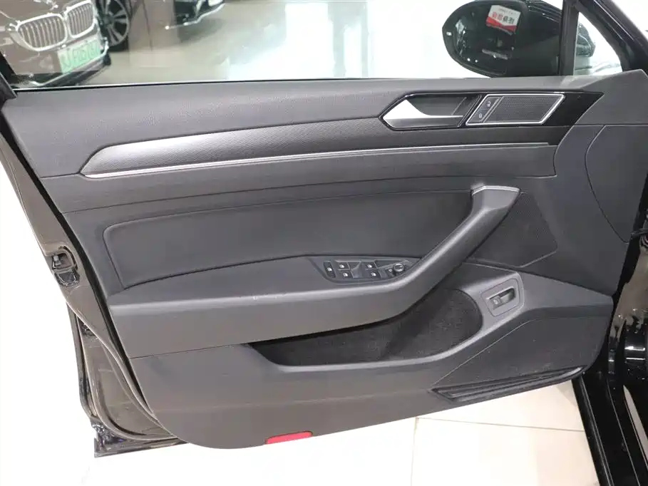 VOLKSWAGEN MAGOTAN 2021