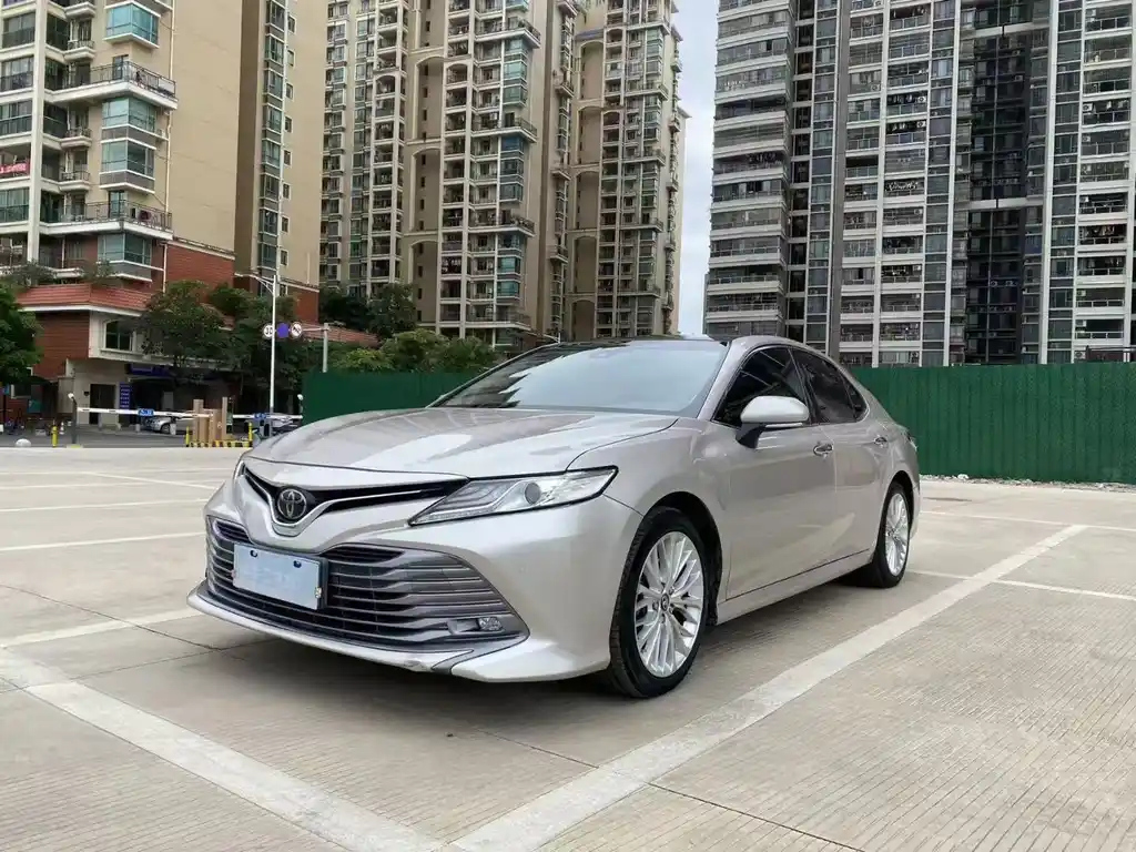 TOYOTA CAMRY 2019