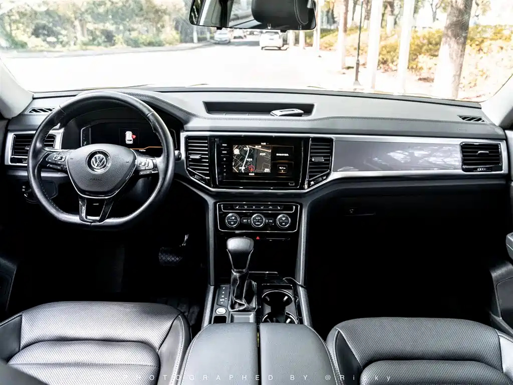 VOLKSWAGEN TOURAN 2020