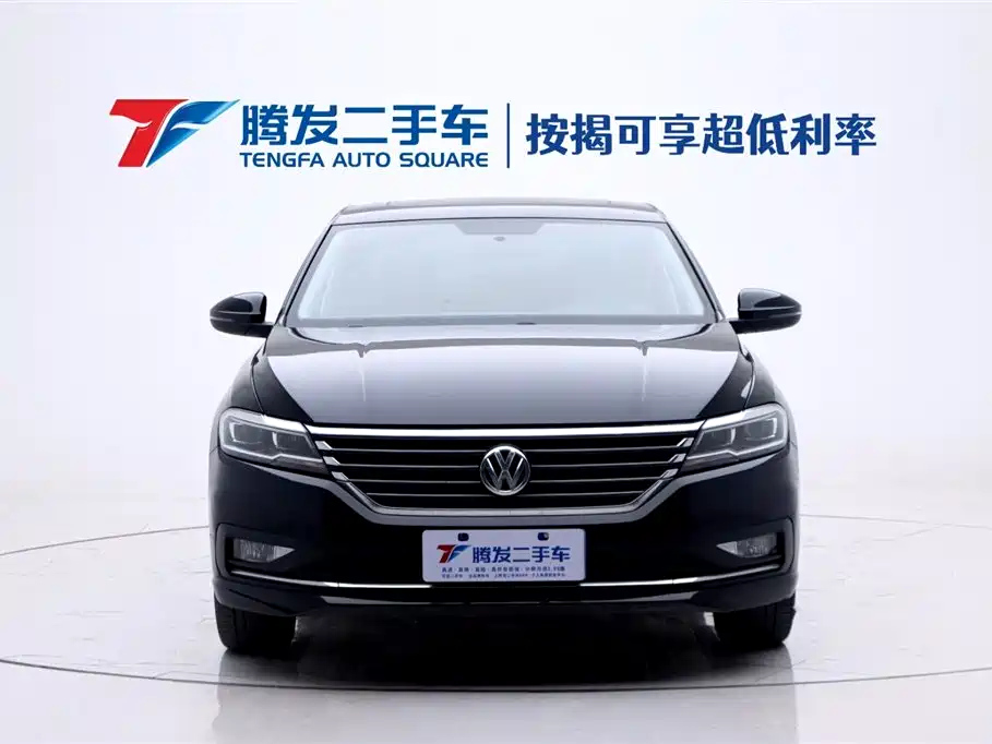 VOLKSWAGEN LAVIDA 2020