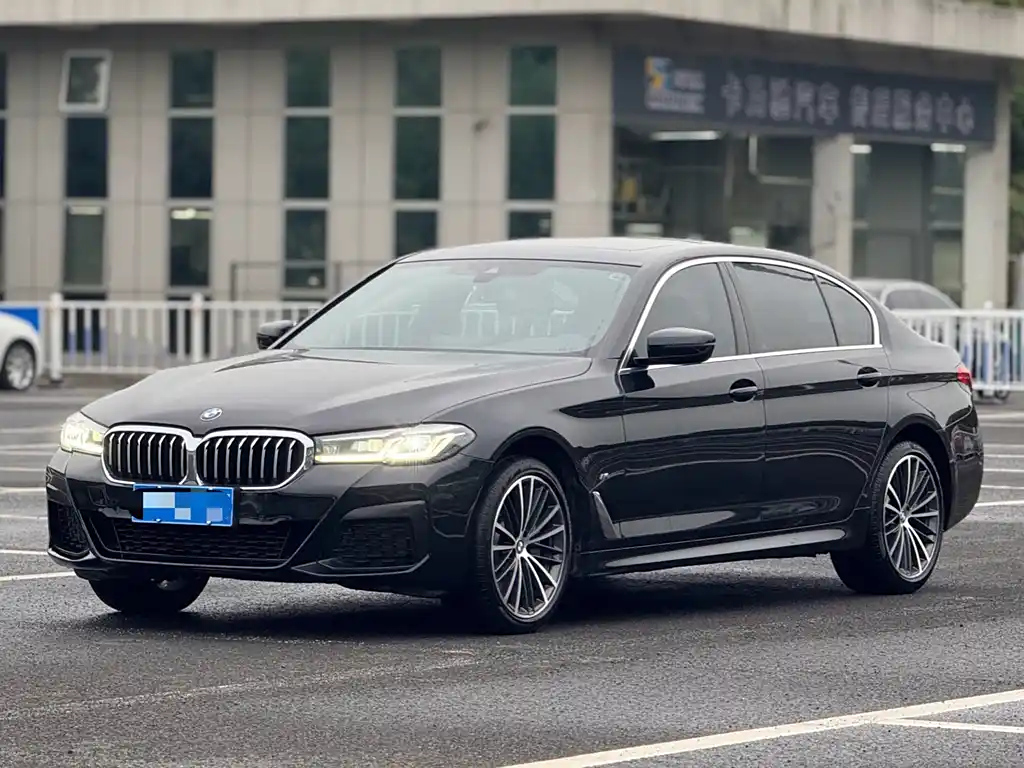 BMW 5-SERIES 2022