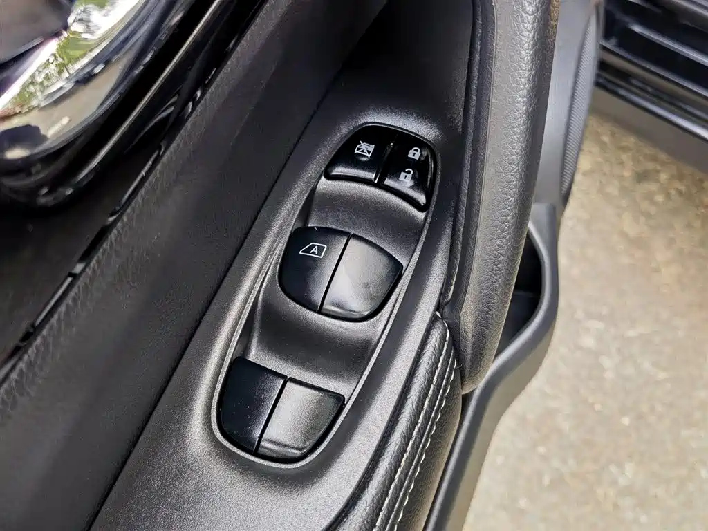 NISSAN QASHQAI 2018