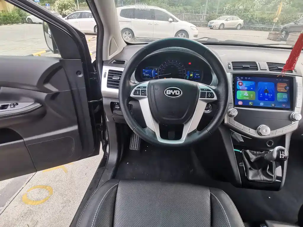 BYD S6 2014