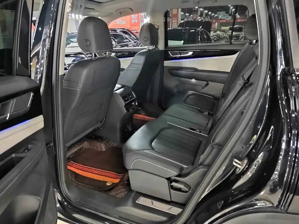 VOLKSWAGEN TOURAN 2022