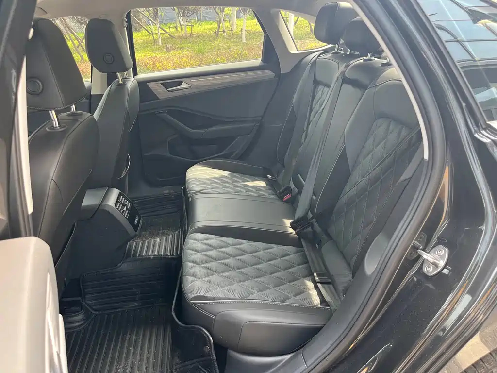 VOLKSWAGEN SAGITAR 2023