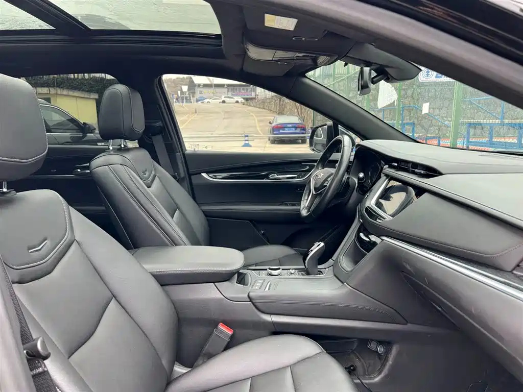 CADILLAC XT5 2021
