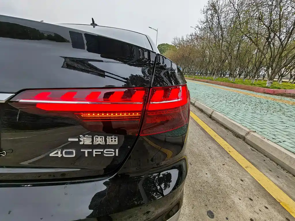 AUDI A4L 2022