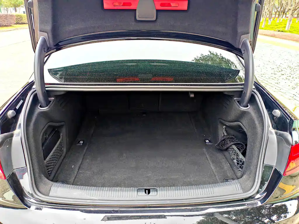 AUDI A4L 2022