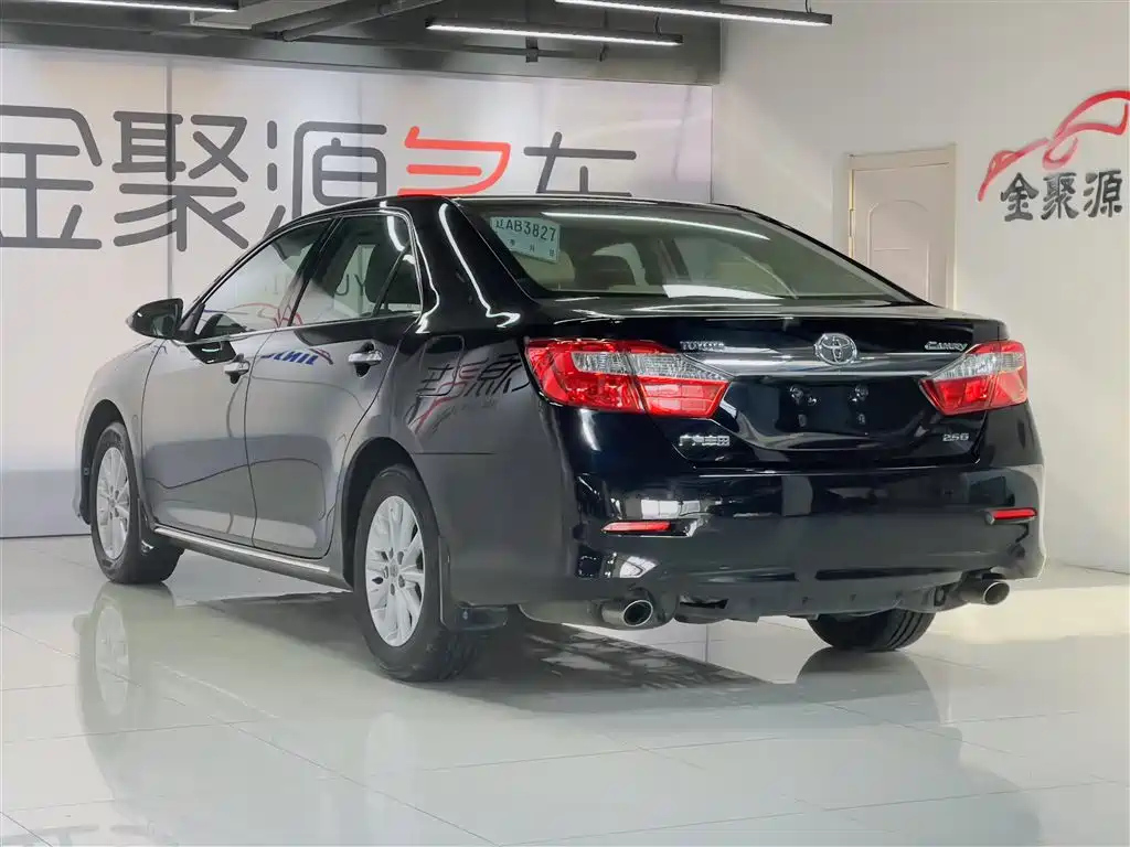 TOYOTA CAMRY 2013