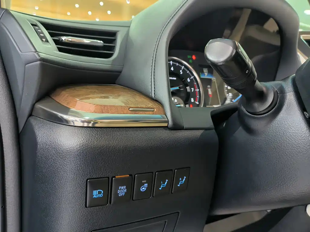 TOYOTA ALPHARD 2016