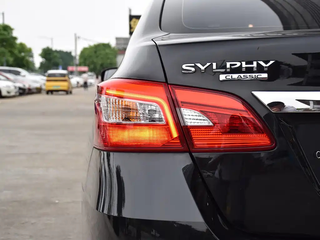 NISSAN SYLPHY 2022