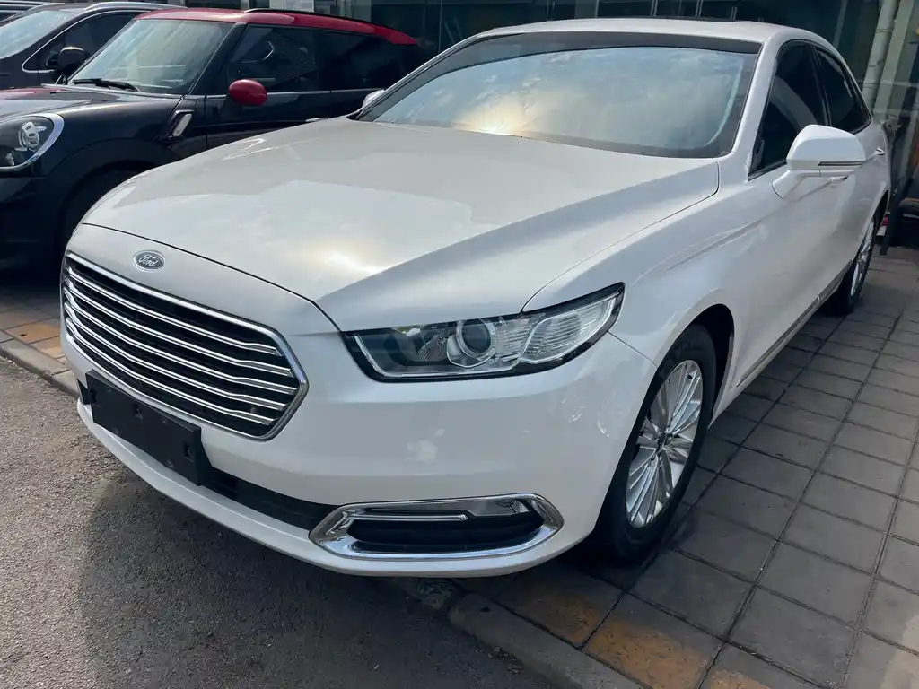 FORD TAURUS 2017