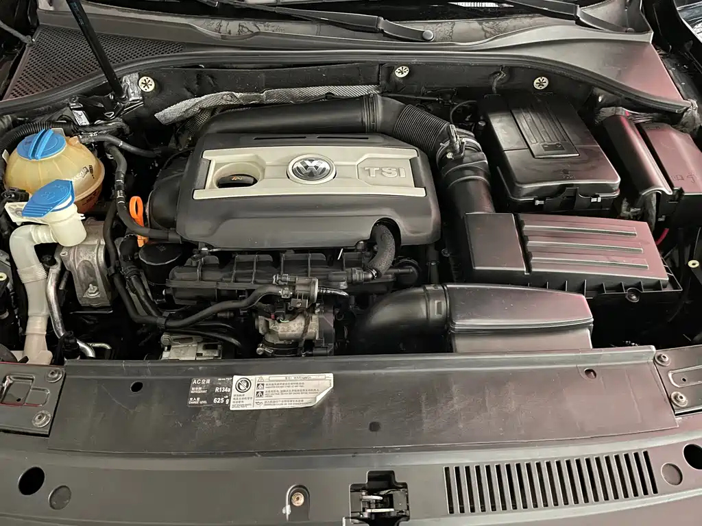 VOLKSWAGEN PASSAT 2011
