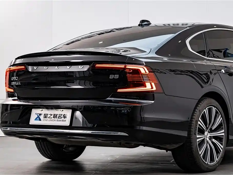 VOLVO S90 2022