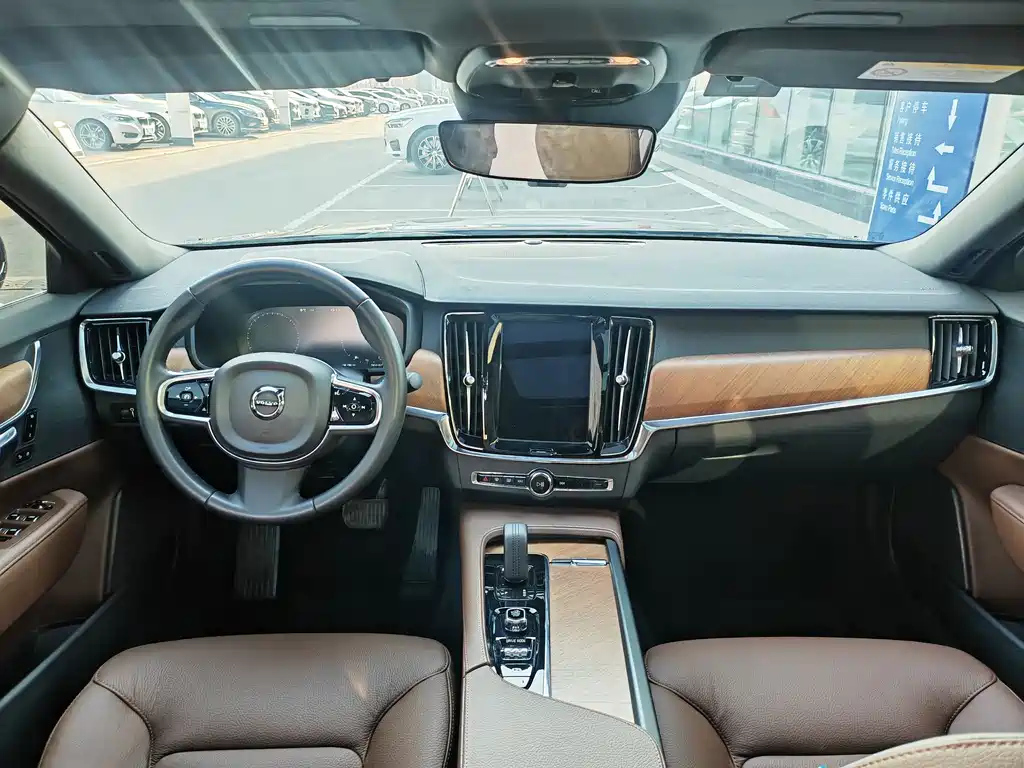 VOLVO S90 2021