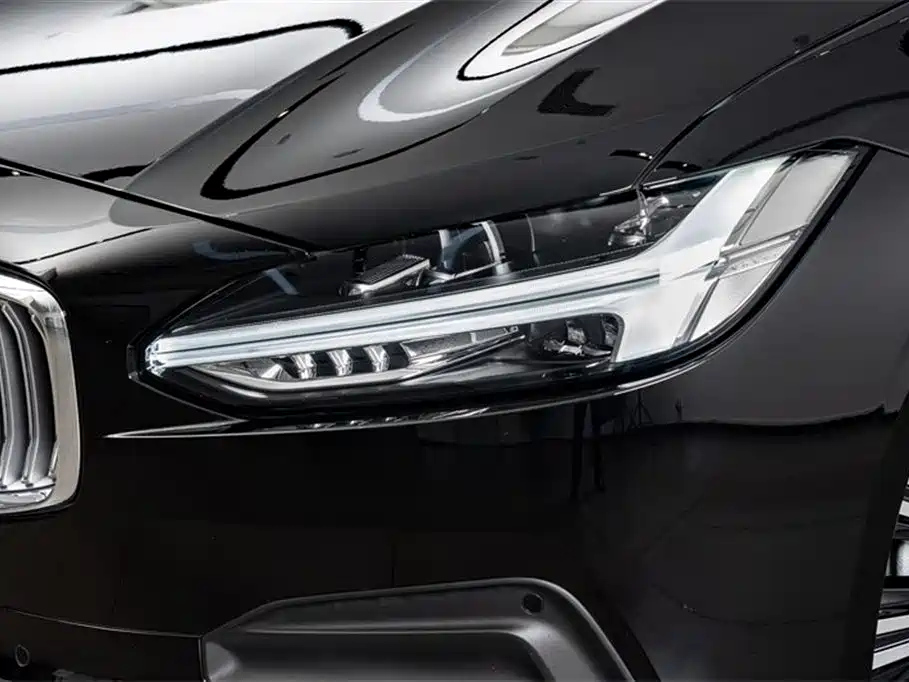 VOLVO S90 2023