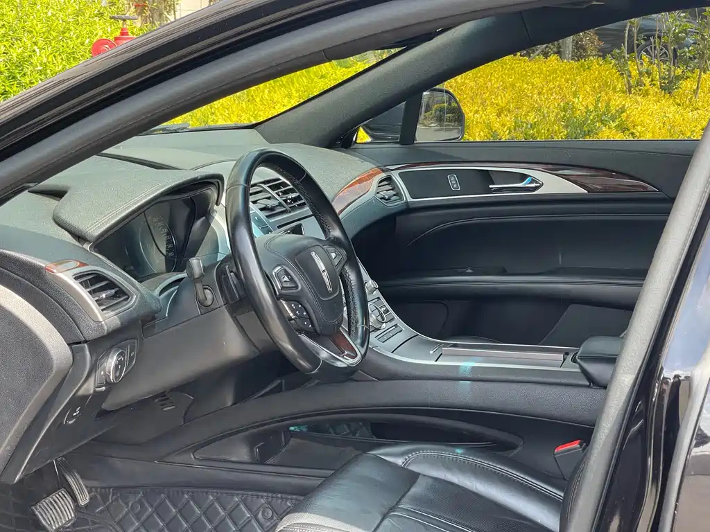 LINCOLN MKZ 2021