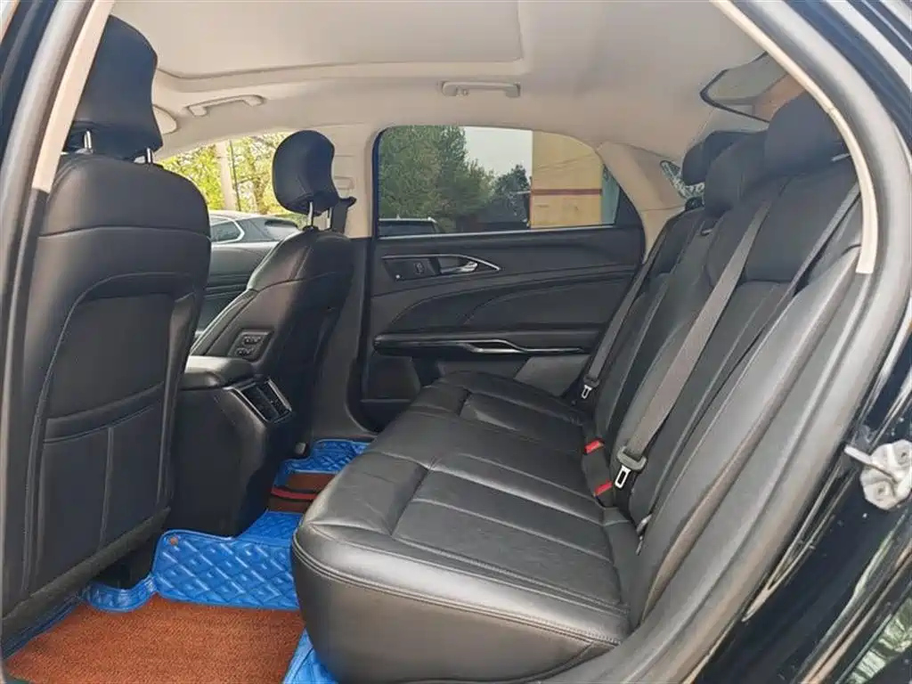 FORD TAURUS 2021