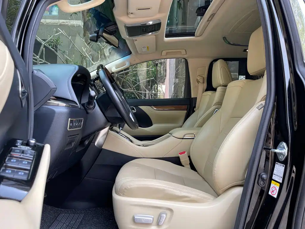 TOYOTA ALPHARD 2018