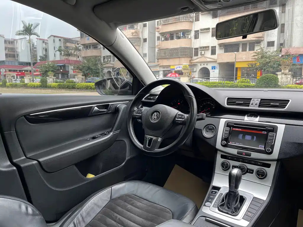 VOLKSWAGEN MAGOTAN 2015
