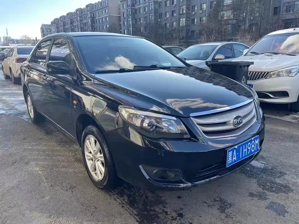 BYD L3 2013