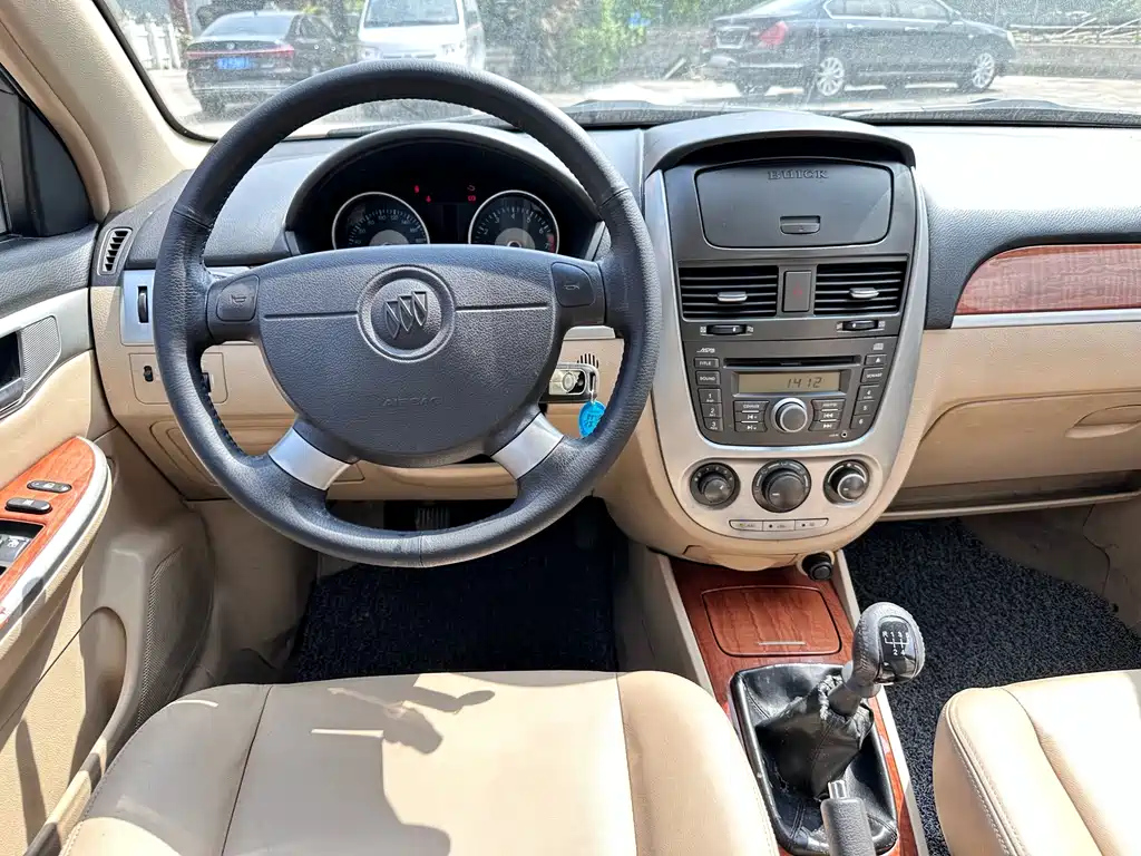 BUICK EXCELLE 2010