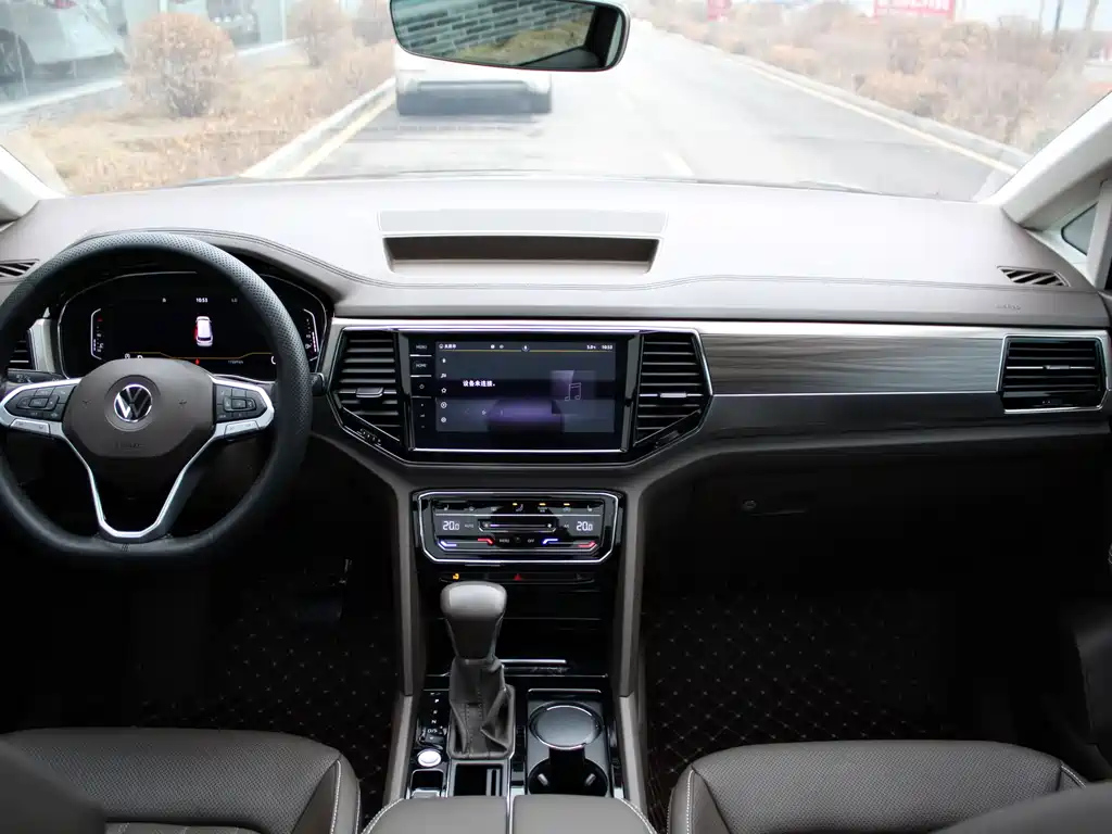 VOLKSWAGEN VILORAN 2022
