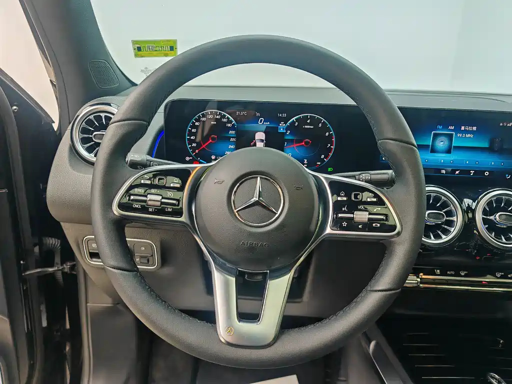 MERCEDES BENZ GLB 2023