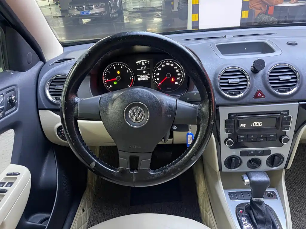 VOLKSWAGEN LAVIDA 2010