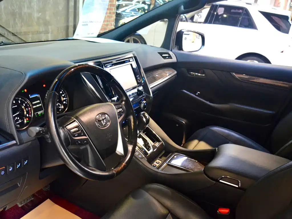 TOYOTA ALPHARD 2020